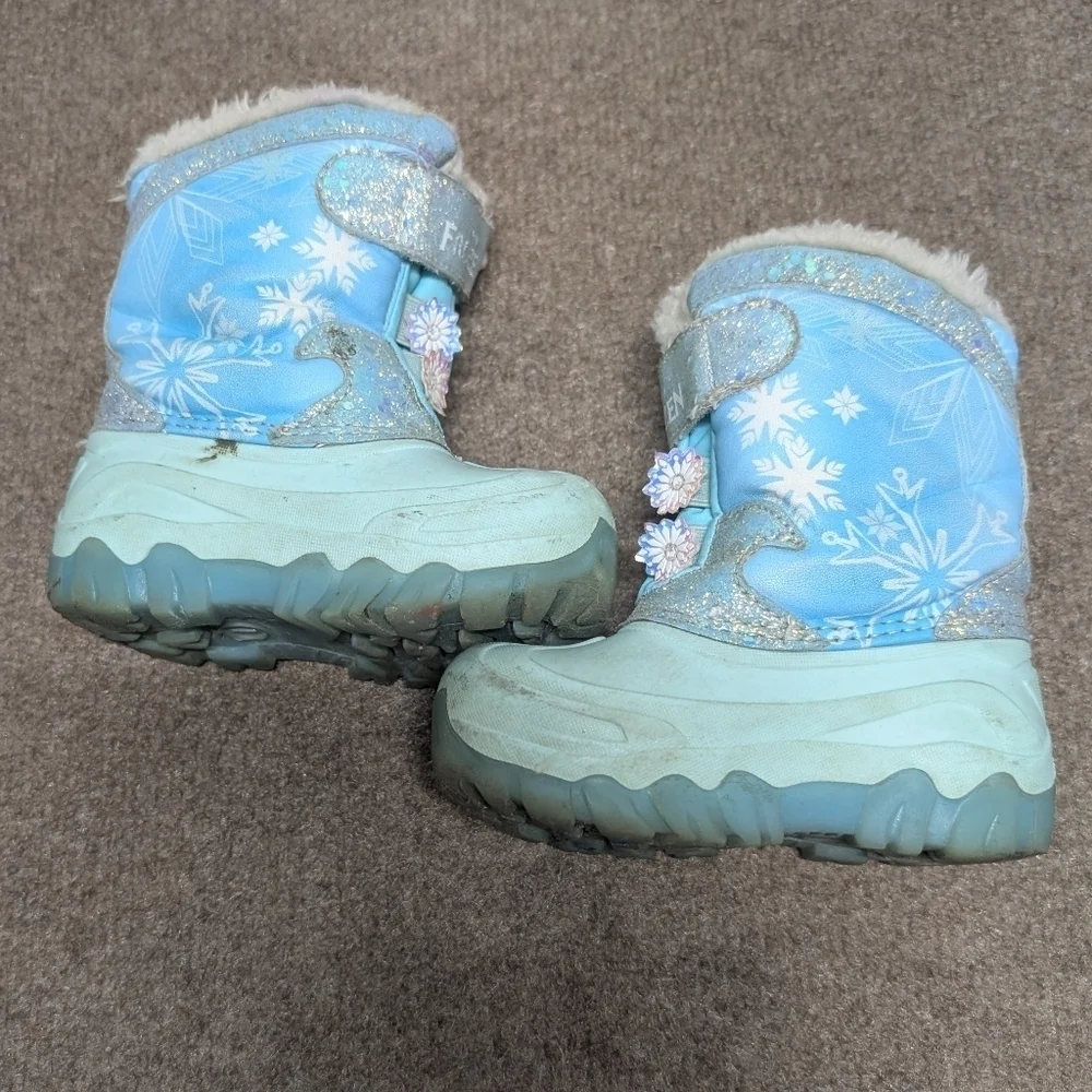 Disney Frozen Winter Boots with Light Up Bottoms Anna Elsa Olaf Girls/Baby Sz 7